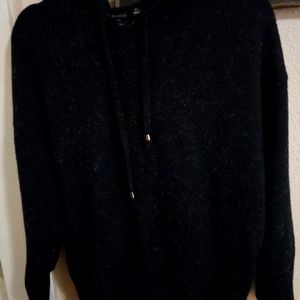 Hooded sweater